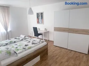 Image of Zentrale 2-Zimmer Wohnung in Altstadt & Bahnhofsnähe ( überdachte Gartenterasse )