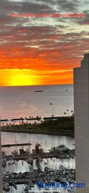 Image of Waikiki High-rise sea view free parking
