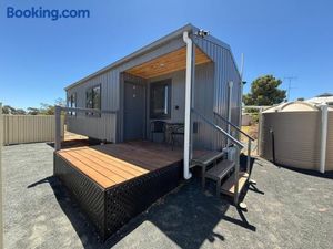 Image of Woomelang Cabin Stays Two Bedroom Cabin Queen And KS