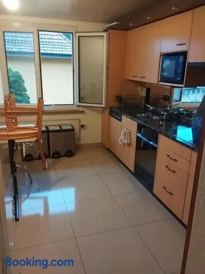 Image of 5 private rooms station for long term
