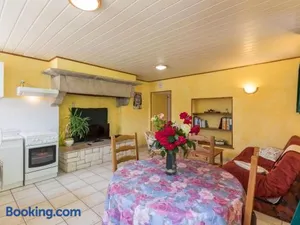 Image of Gîte Confortable à Confracourt, Vallée de la Saône - FR-1-583-84