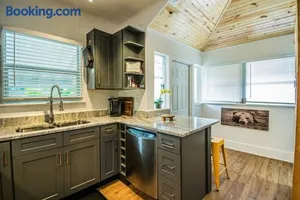 Image of C'est La Vie - make memories at our cozy bungalow