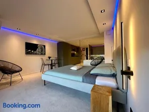 Image of Appartement neuf climatisé - vue mer Saint-Tropez - 50m plage et port - piscine