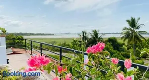 Image of Lake Edge Resort