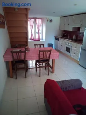 Image of L'OASIS maisonnette centre ville 3 chambres terrasse espace vert privé parc sainte croix center parc 20 minutes