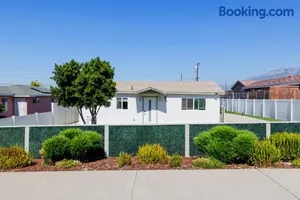 Image of Cozy and Quiet Front House