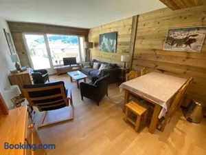 Image of Appartement 2 pièces ensoleillé avec Wi-Fi et parking, La Clusaz - FR-1-459-76