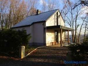 Image of l'abri'gîte sous les arbres