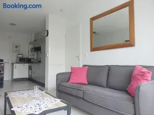 Image of Appartement moderne 2 pièces avec balcon et WIFI, proche centre Sarzeau et plages - FR-1-639-48