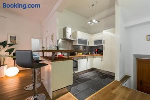 Image of PREF 2 · F4 - VASTE ET BOURGEOIS ,3 CHAMBRES, ASCENSEUR, VX-NICE