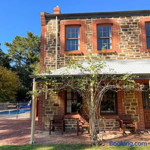 Image of Hahndorf Luxury Retreat 5 bedrooms for 12 guests