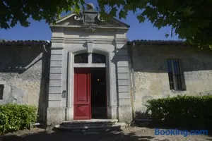 Image of Château Rosemont - Grande maison familiale campagne dans le Médoc avec piscine et tennis à 15 mn Bordeaux