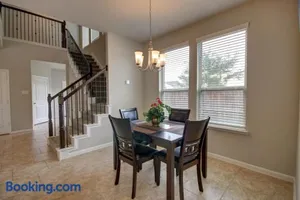 Image of Affordable 3-Bedroom Townhouse With Backyard ~ Double Story (Pet Friendly!)