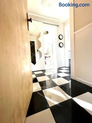 Image of Duisburg FeelHome, Flughafen nah,2-Schlafzimmer, Badewanne, Zentral, WiFi, Top Floor