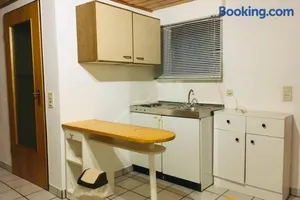 Image of Biete ruhige Zwei-Zimmer Souterrain-Wohnung