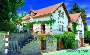 Image of Chambres chez l'habitant et table d'hôtes Crocq "le vieil hôtel"