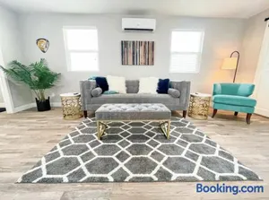 Image of Cozy Entire Home Gateway to Sequoia Pet Friendly