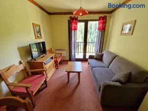 Image of T2 pour 4 personnes, à 30m des pistes et des commerces, Valfréjus - FR-1-265-207