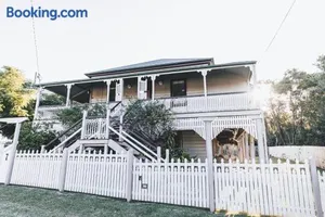 Image of Ipswich Central Colonial 4&2 house + 2&1 apartment