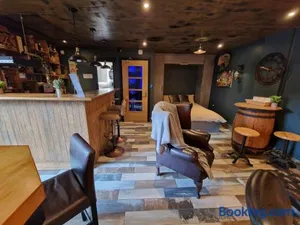 Image of The Pub - Unique & Authentic Experience - Free Parking!, 5 minutes from Airbus and The Mall Cribbs