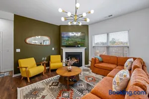 Image of Spacious 5BR Home in Farragut, 20 min UT