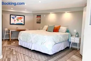 Image of Coastal Zen Cottage - Walk To Beach