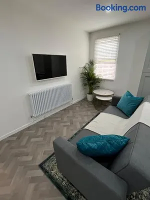 Image of Warwick Town Centre Property