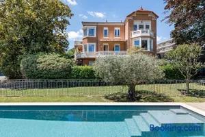 Image of Villa Elisa M