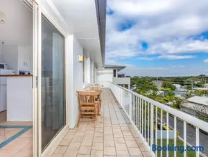 Image of Mountain Views on Marine Parade