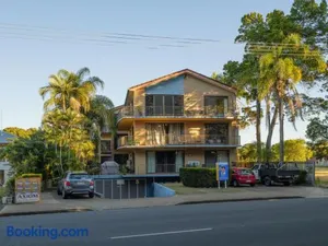 Image of Stunner 2 min walk to beach by Custom Bnb Hosting