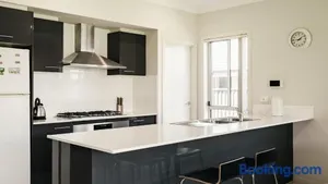 Image of Jordan Spring Sweet 5 Br -Close to Shops&Parks