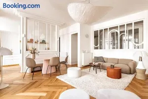 Image of Beige Hospitalité - Apothéose Luxueux- 3 chambres - parking privé