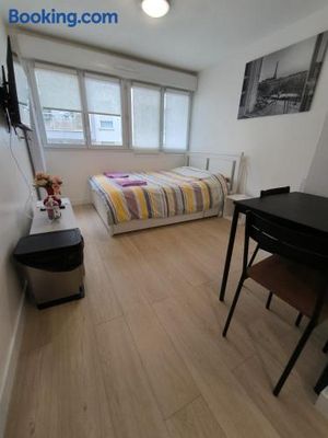 Image of Studio Paris Sud à côté du métro