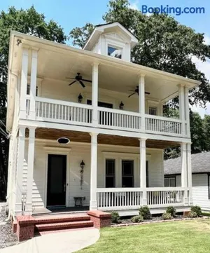Image of Quiet & Cozy 4BD, 3BA Family Home