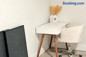 Image of Modern 2 Bed Furnished Apartment in Quincy