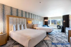 Image of Silver Cloud Hotel - Seattle Broadway