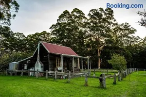 Image of Cosy Farmstay: Green Cabin at Whispering Woods