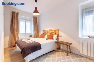 Image of Apartamento KUIA en Gran Bilbao con terraza y vistas a un parque