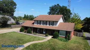 Image of Newly remodeled 6BR in East Memphis Neighborhood