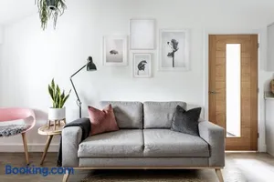 Image of Stylish Flat - Bowness centre with parking