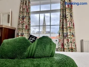 Image of Cathedral Views Period Townhouse w/ Free Parking