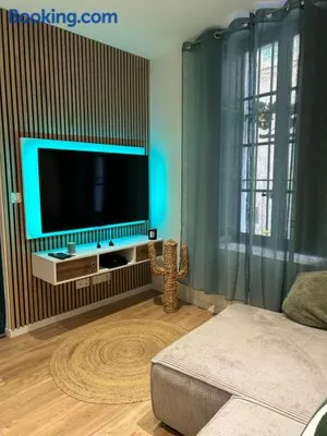 Image of LESLIELOU T2