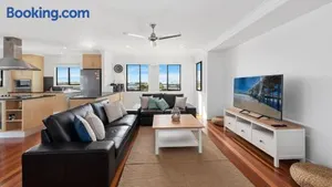 Image of Jetty Escape Townhouse - Cafes, Parks, Beach