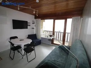 Image of Studio Cabine Rénové au Pied des Pistes avec Balcon - Auris en Oisans - FR-1-297-157