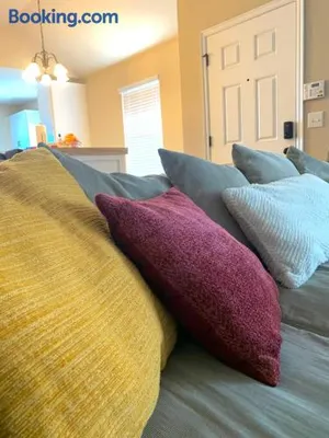 Image of Cheerful 3 Bdrm space, 2 bath!. You gotta love it!