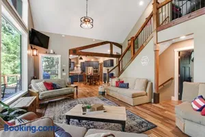 Image of The Classy Cabin