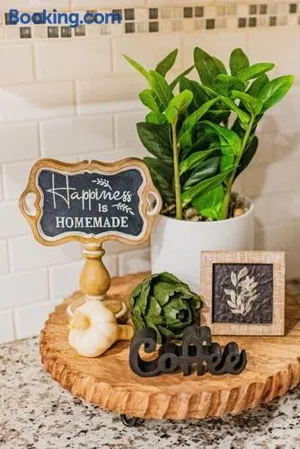 Image of Country Cottage - Broussard