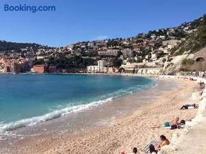 Image of Nyrenoverad lägenhet med havsutsikt