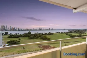 Image of The Swan - Park & River Views next to Perth Zoo