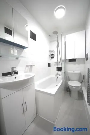 Image of Cosy studio Victoria